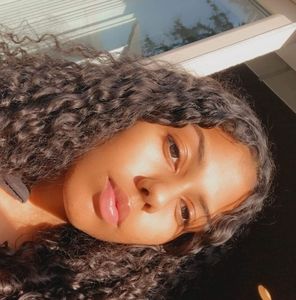 Meet your Posher, Daesha